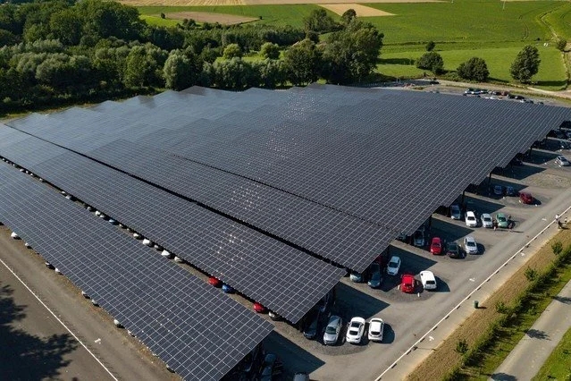 法国新法律:停车场应该有太阳能屋顶